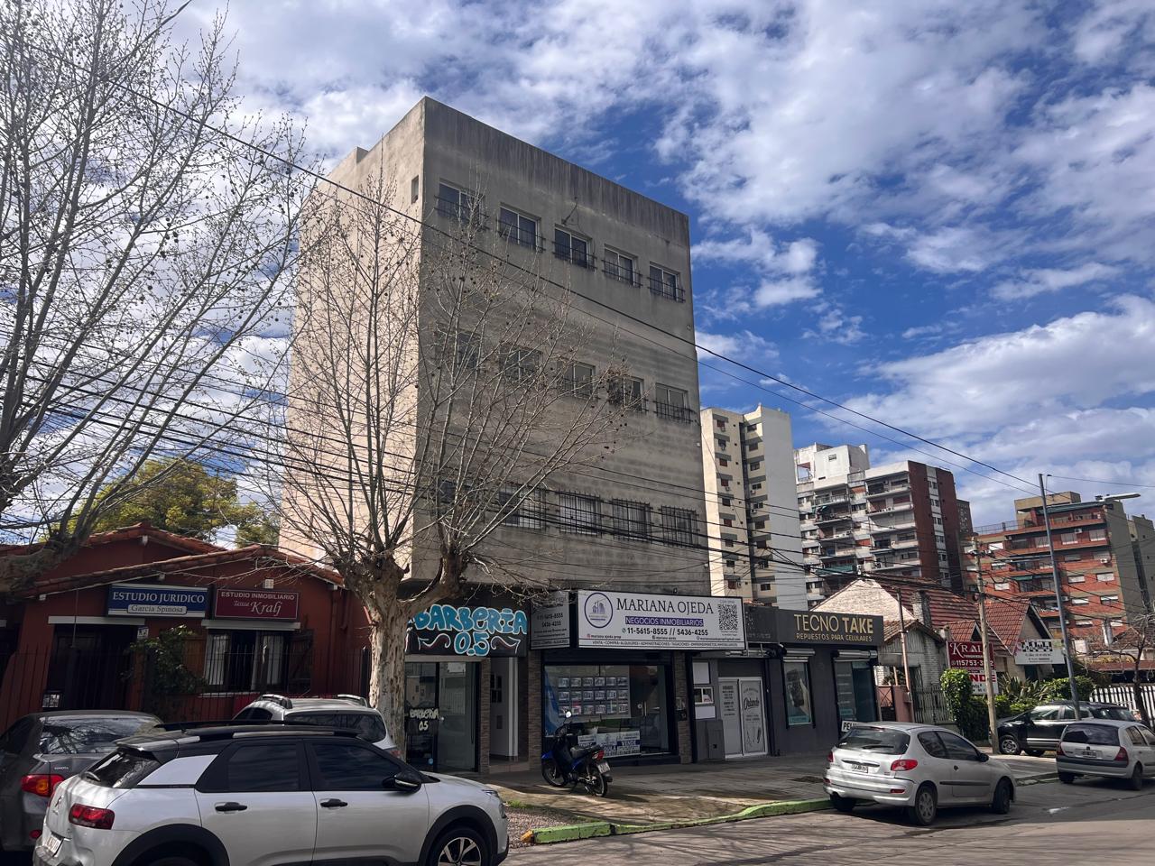 3 PLANTAS COMERCIALES/PROFESIONALES + 2 LOCALES + VIVIENDA EN VENTA | SAN MIGUEL